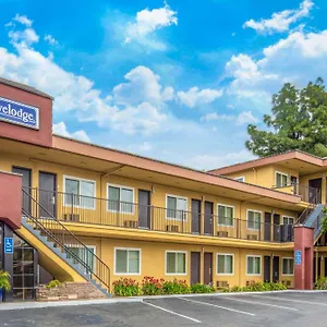 Hotel Travelodge By Wyndham Burbank-glendale, Burbank