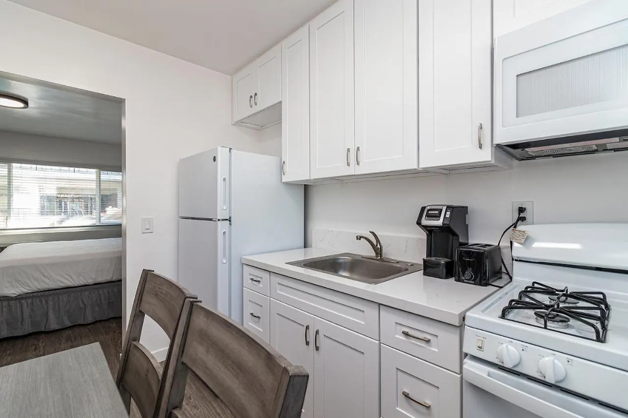 2021 Olive Hotel Burbank 2*,